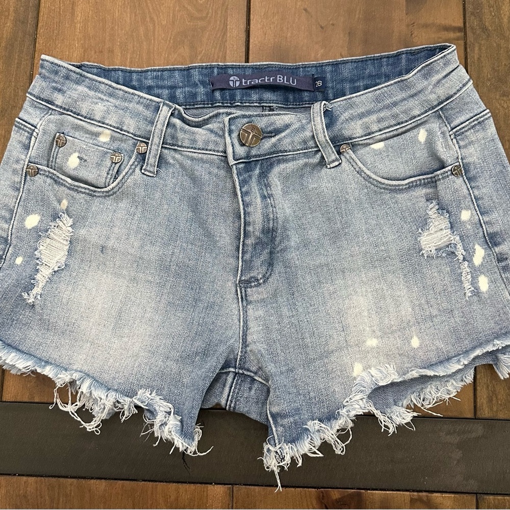 Tractr Women's Distressed Denim Shorts - Light Blue